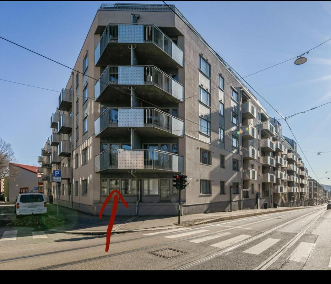 Luxurious Modern Room In Central Oslo - Eur 4K Expensive Bed And 82" Cinematic Tv Exterior photo