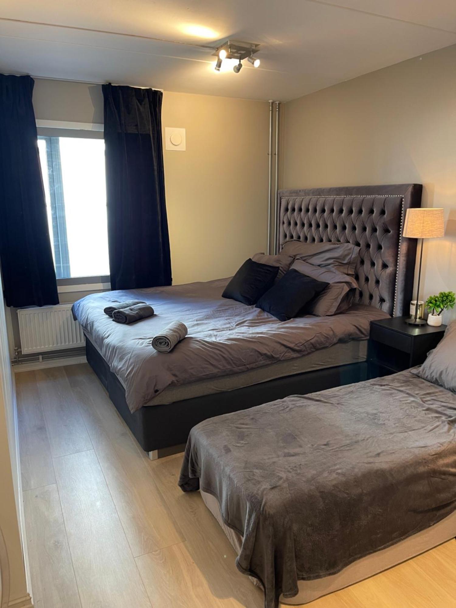 Luxurious Modern Room In Central Oslo - Eur 4K Expensive Bed And 82" Cinematic Tv Exterior photo
