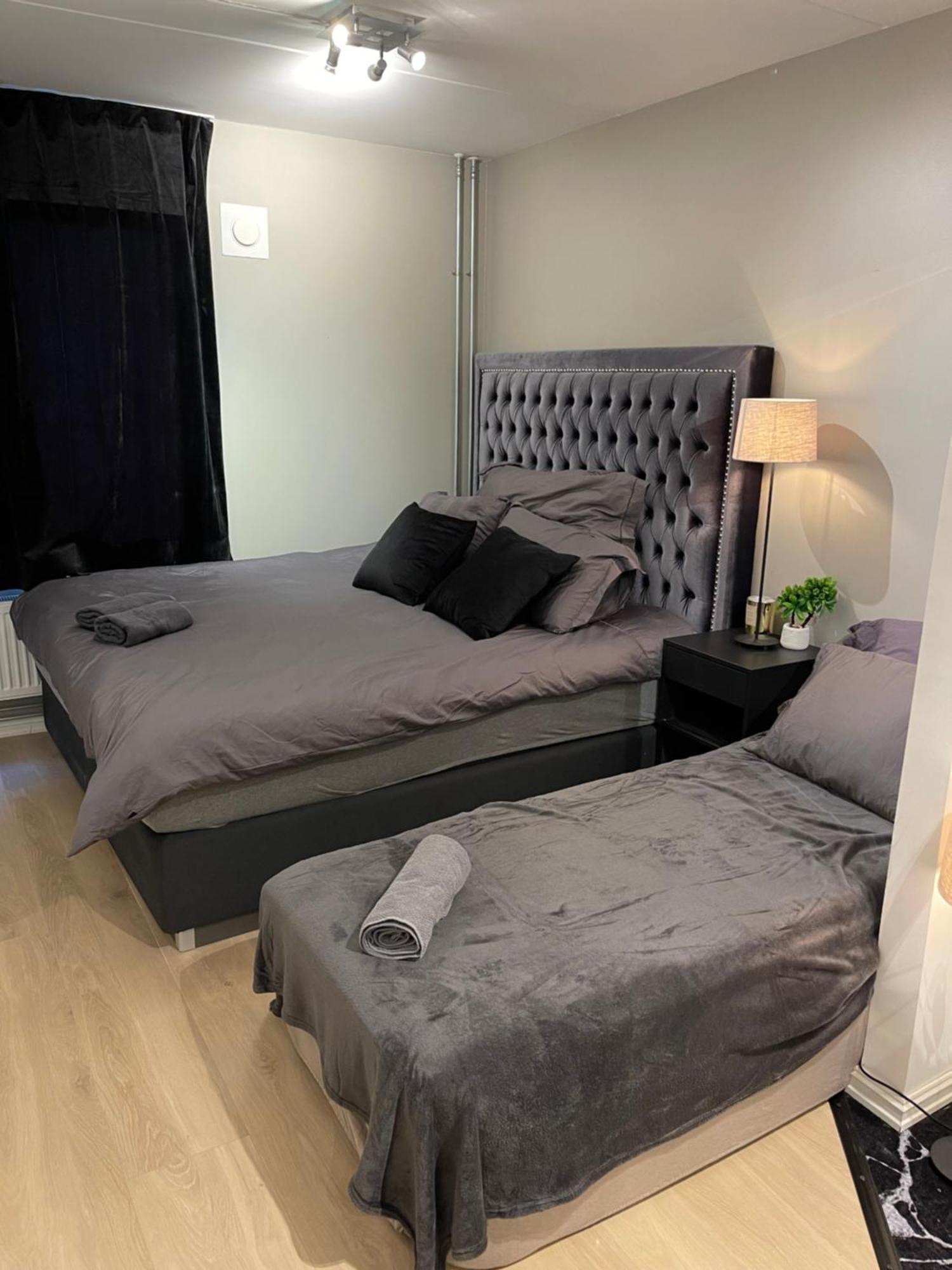 Luxurious Modern Room In Central Oslo - Eur 4K Expensive Bed And 82" Cinematic Tv Exterior photo
