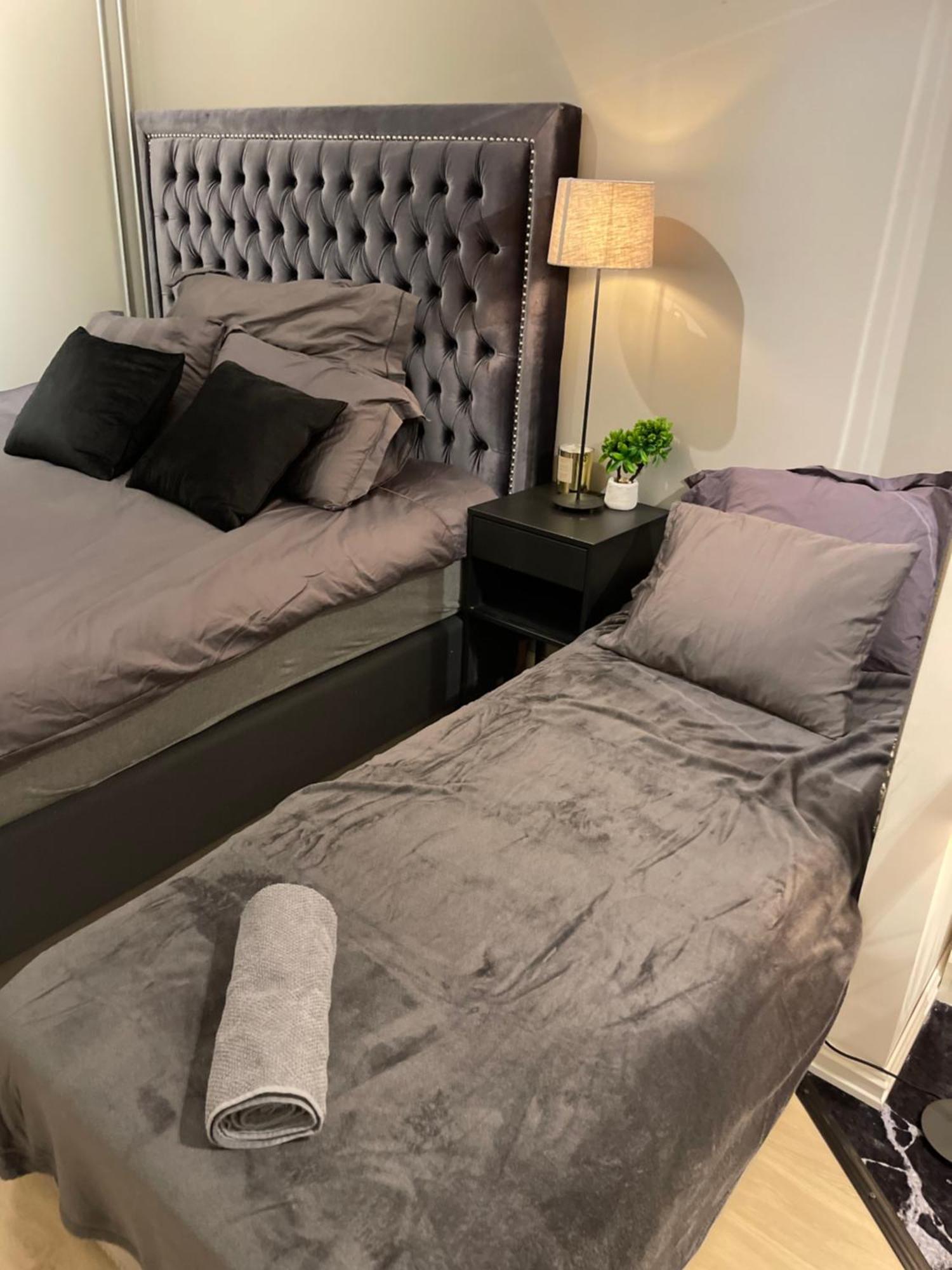 Luxurious Modern Room In Central Oslo - Eur 4K Expensive Bed And 82" Cinematic Tv Exterior photo